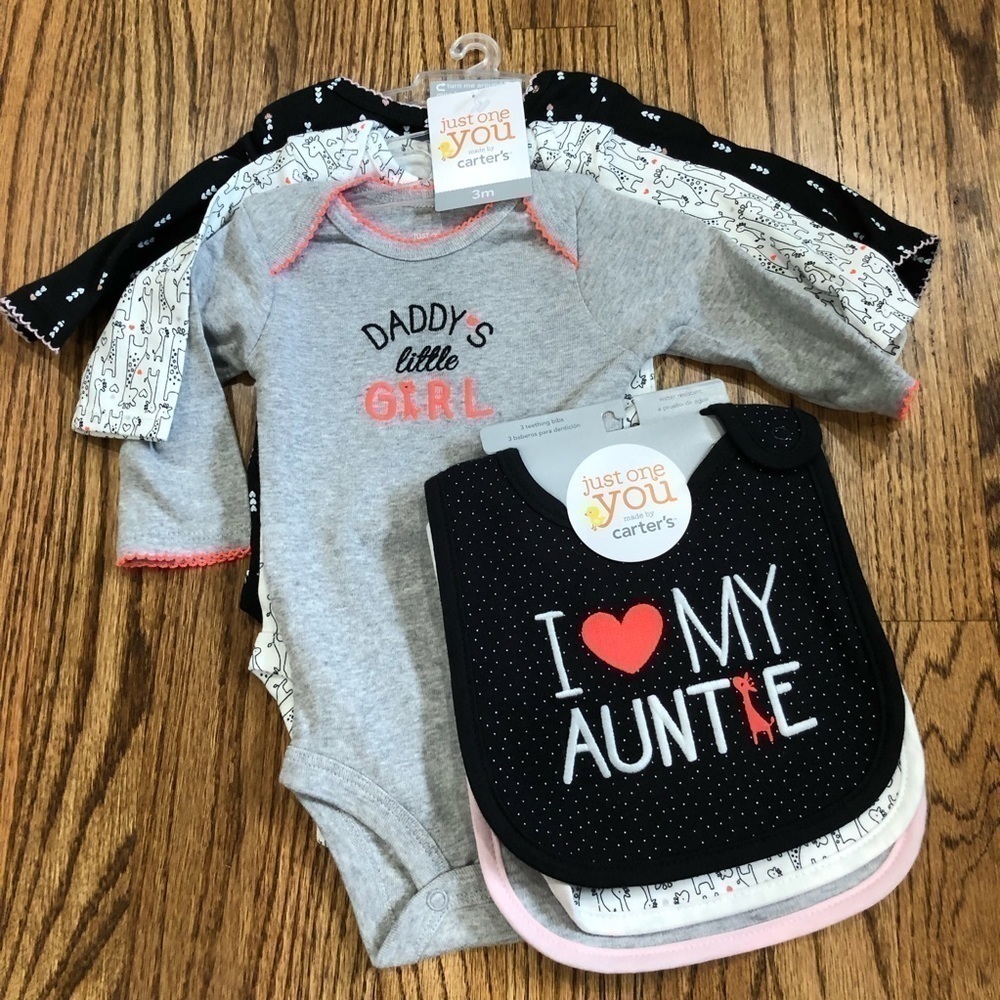 NWT Carter 3 pcs Long Sleeve Bodysuit w 3 pcs bibs